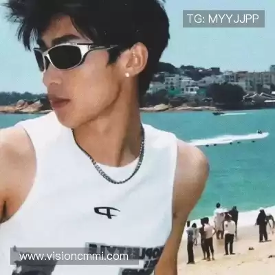 滑颢清